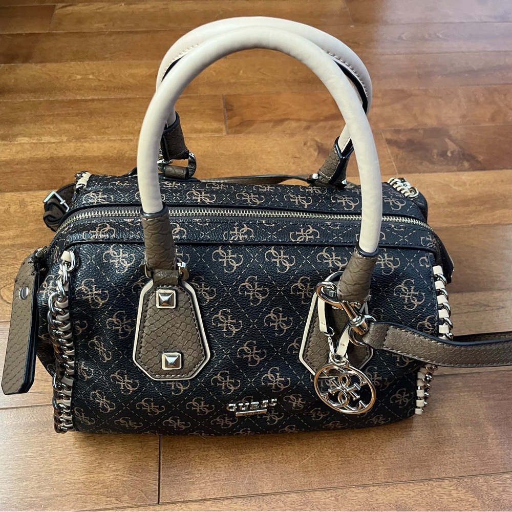 Stylish Guess Handbag and Crossbody